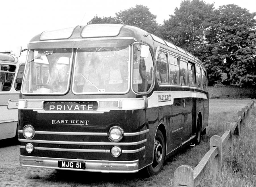  AEC Reliance MU3RV Beadle (C32C) 1957 года  (UK) (фото 3 из 3)